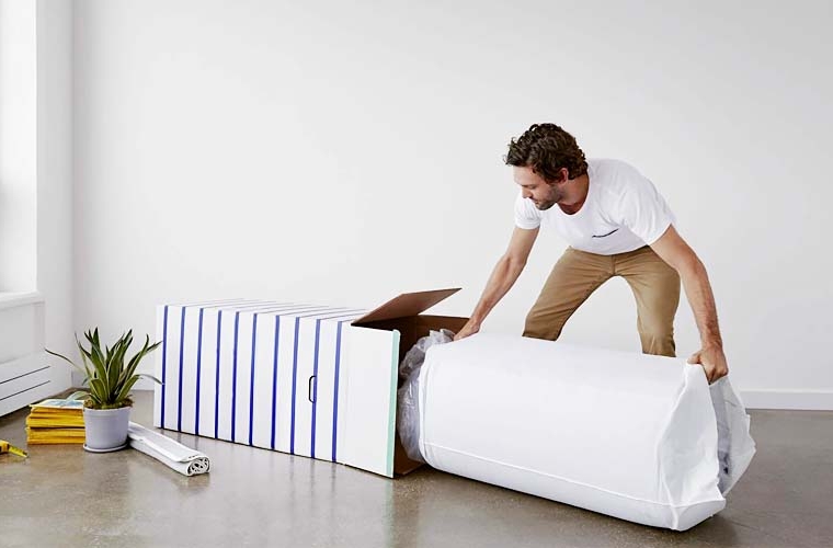man gets memory foam mattress back in the box